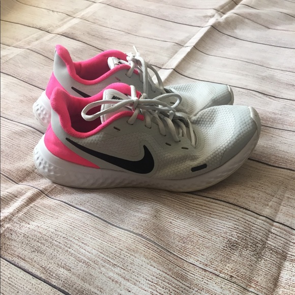 Nike Revolution 5 Running Shoes - Picture 2 of 10